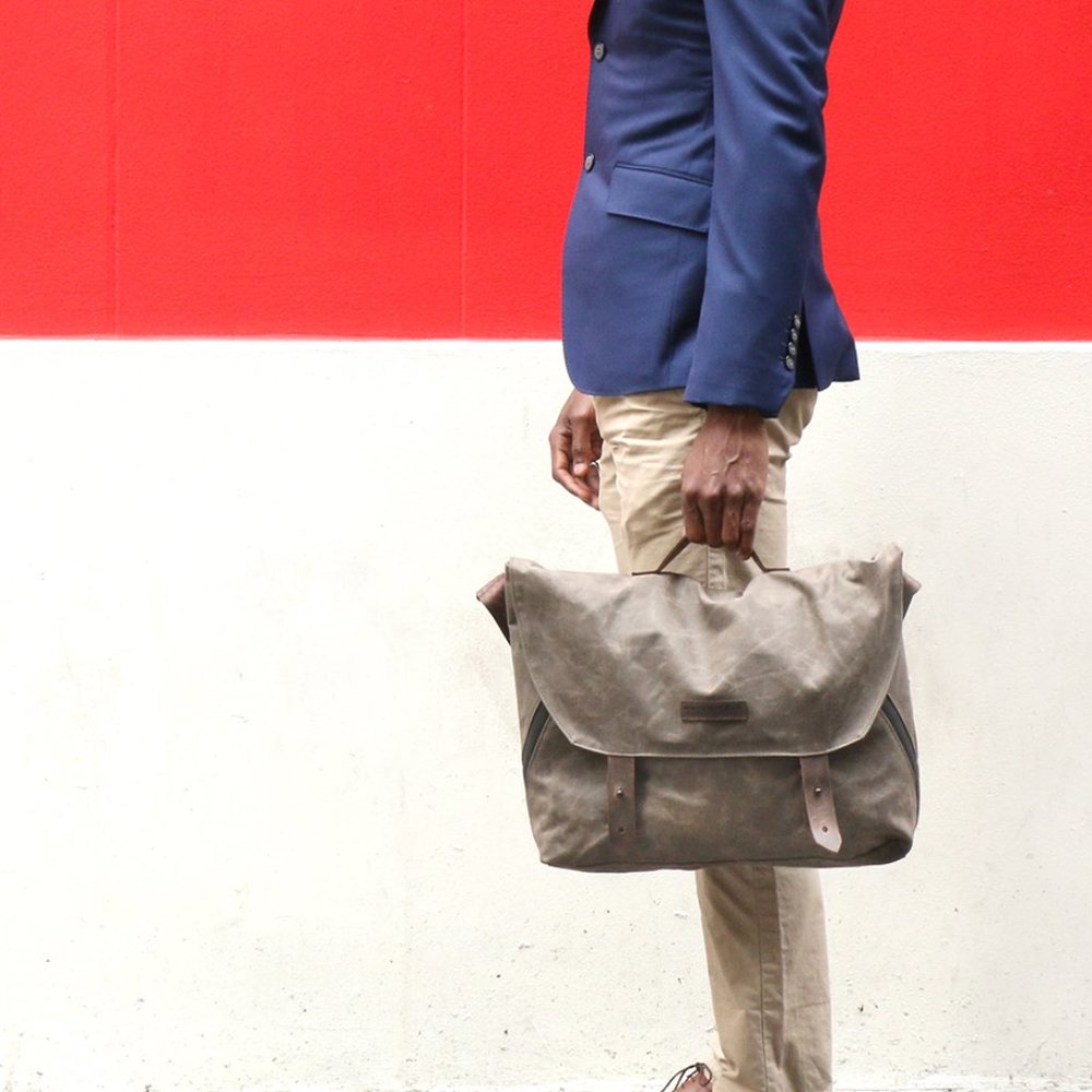 Waterfield Vitesse Messenger Bag in Brown w/ Strap